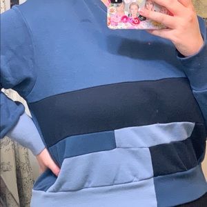 Oversized blue sweatshirt!